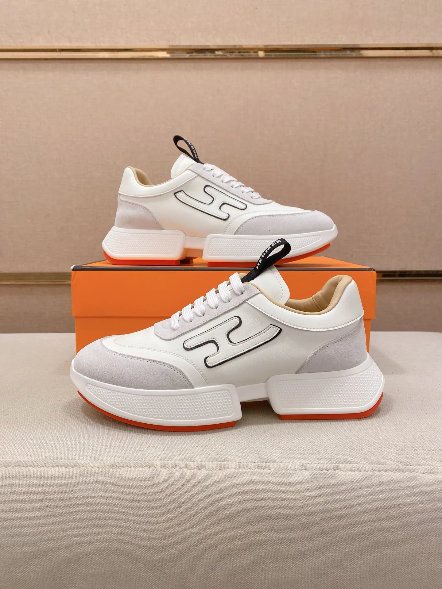 Men's clothing and shoes💰: 480💰《HERMES》【Classic original order·Version】Hermès; top 🔝purchasing agent🔍🔍men's latest 🇺🇸 counter sales simultaneously, imported from Italy original ▲▲cowhide ▲▲ (high-end, nobility, class) ) Exquisite workmanship (Italian 🇮🇹 imported water-dyed 🐂 cowhide lining) sole: original sole provided by the original factory, ⚠️exclusive double-layer activity·TPR·rubber·combined molded outsole; super comfortable·wear-resistant·non-slip·environmental protection The real thing is more beautiful if you take the real thing (high quality, follow the order). You can enter and exit the counter at will * Number of yards: 38-44 (45 can be customized and cannot be returned or exchanged)